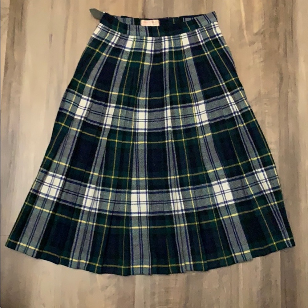 *SOLD* Vintage Authentic Scottish Plaid Wool Skirt - Picture 2 of 5